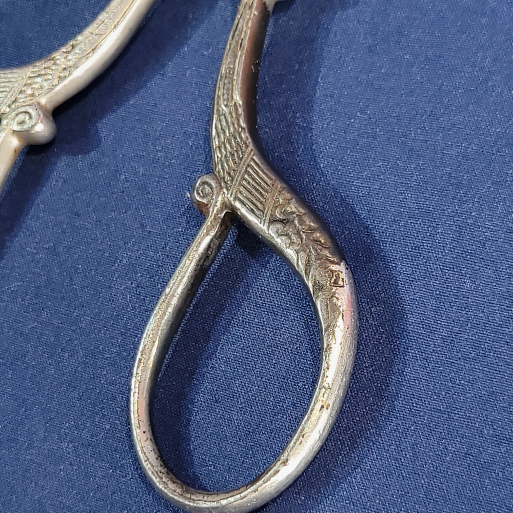 Vintage Spanish Toledo Etched Sewing Scissors - Picture 8 of 11